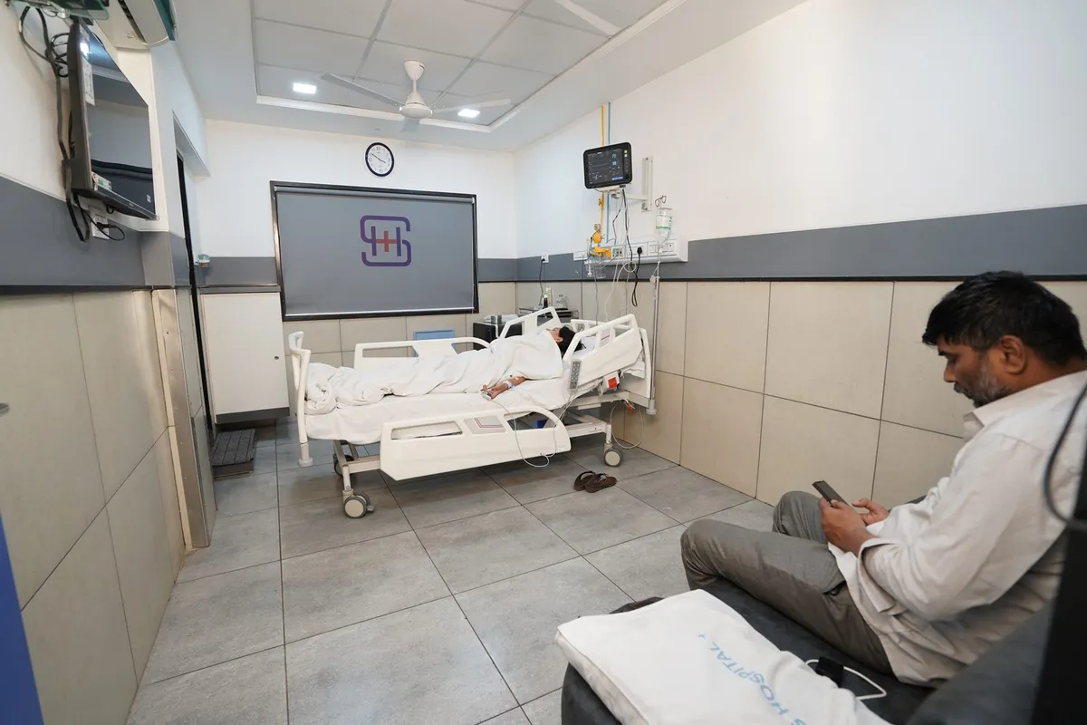 Deluxe Private Patient Suite at Suyog Hospital