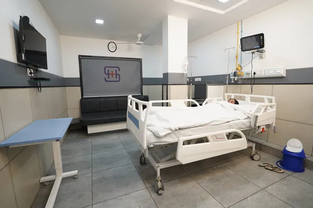 24×7 Intensive Care Unit (ICU)